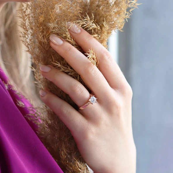 6 Tırnaklı Round Kesim Tek Taş Rose Gold Kaplama Sky Diamond Yüzük ürün görseli 1