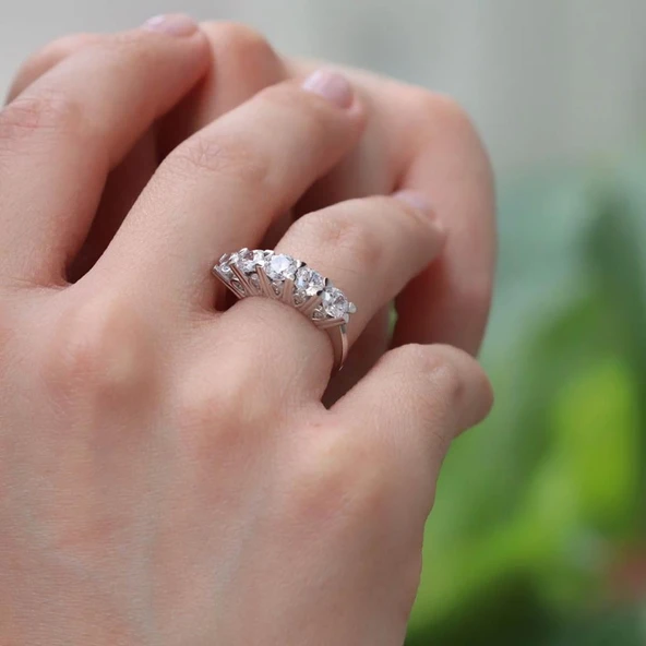 Starlight Diamond Yüksek Montür 5 Taş Gümüş Yüzük ürün görseli 1