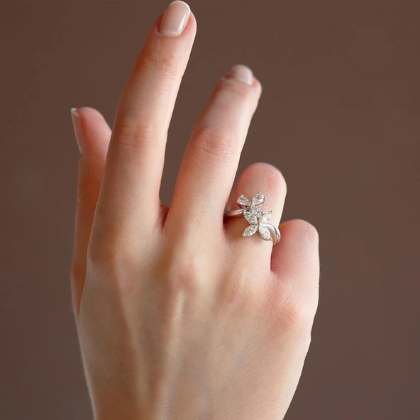 Sky Diamond Çiçek Modeli Zarif Gümüş Yüzük - Resim 4