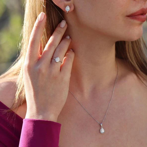 Etrafı Pırıltılı Taşlarla Çevirili Damla Montür Sky Diamond Gümüş Set ürün görseli 1