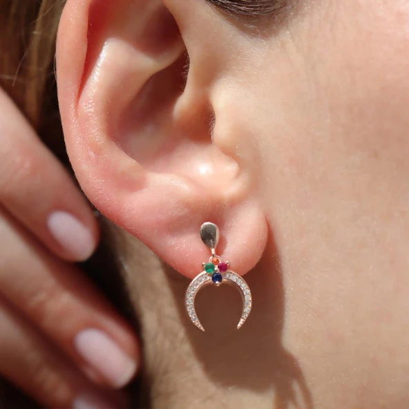 Rose Gold Kaplama Renkli Zirkon Taşlı Ay Modeli Gümüş Küpe ürün görseli 1