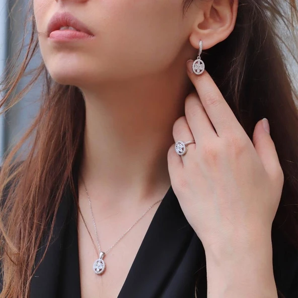 Starlight Diamond Elips Zirkon Taş Ortası 4 Baget Pırlanta Montür Gümüş Takım ürün görseli 1