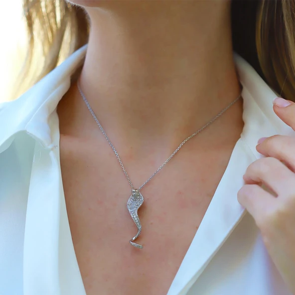 Yılan Model Zirkon Taşlı Gümüş Kolye ürün görseli 1