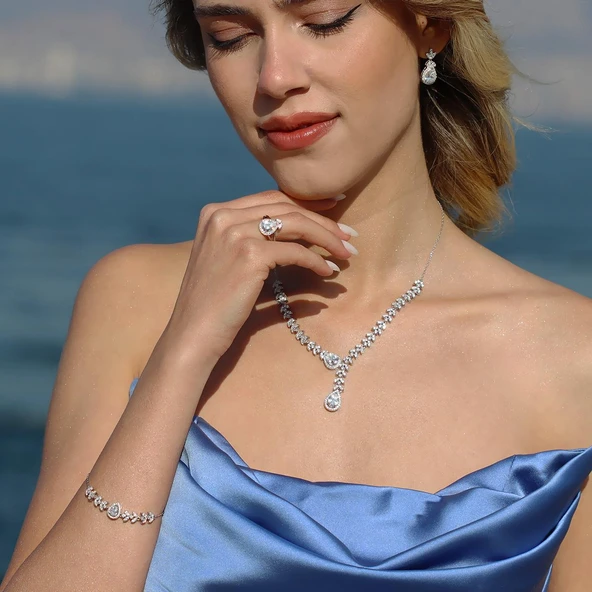 Damla Yaprak Modeli Taşlı Gümüş Set ürün görseli 1