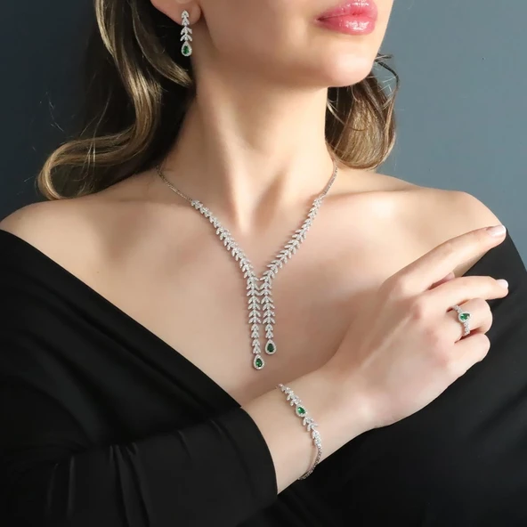 Damla Başak Modeli Yeşil Zirkon Taşlı Sarkıt Gümüş Set ürün görseli 1