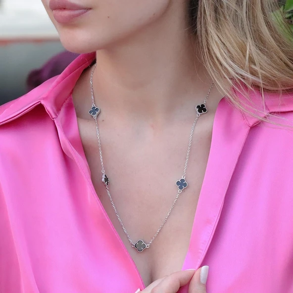 İkonik Alhambra Modeli Siyah Mine İşli Gümüş Kolye - Resim 3