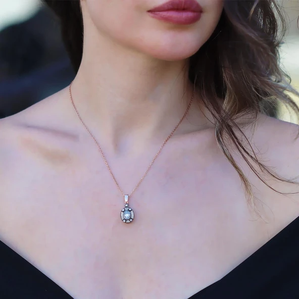 Elips Elmas Montür Rose Gold Gümüş Kolye ürün görseli 1