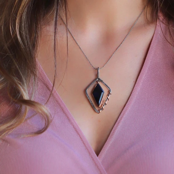 Safir Taşlı Gümüş Otantik Tasarım Kolye ürün görseli 1