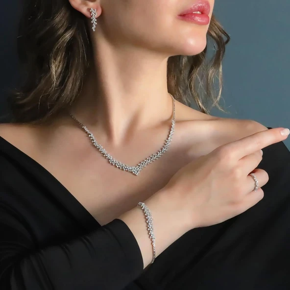 Zirkon Taşlı Pırlanta Modeli 925 Ayar Gümüş Set ürün görseli 1