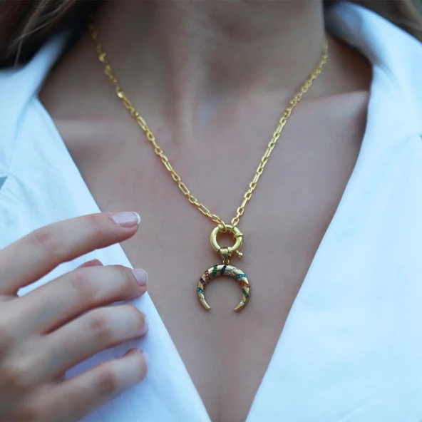 Renkli Zirkon Taşlı Hilal Modeli Önden Klipsli Gold Kaplama Zincir Gümüş Kolye ürün görseli 1