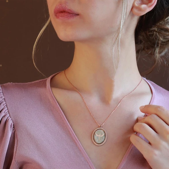 Mikail Meleği Beyaz Mine İşli Rose Gold Kaplama Gümüş Kolye ürün görseli 1