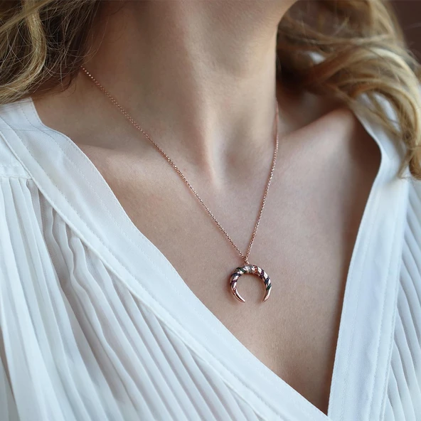 Renkli Zirkon Taşlı Hilal Modeli Rose Gold Kaplama Gümüş Kolye ürün görseli 1