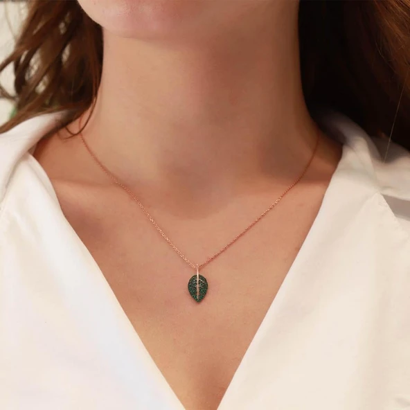 Yaprak Model Yeşil Zirkon Taşlı Rose Gold Kaplama Gümüş Kolye ürün görseli 1