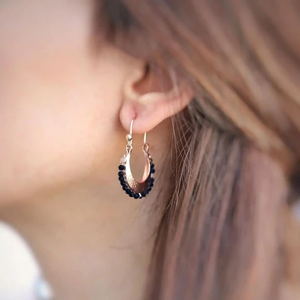 Onix Taşlı Otantik Rose Gold Kaplama Gümüş Küpe ürün görseli 1