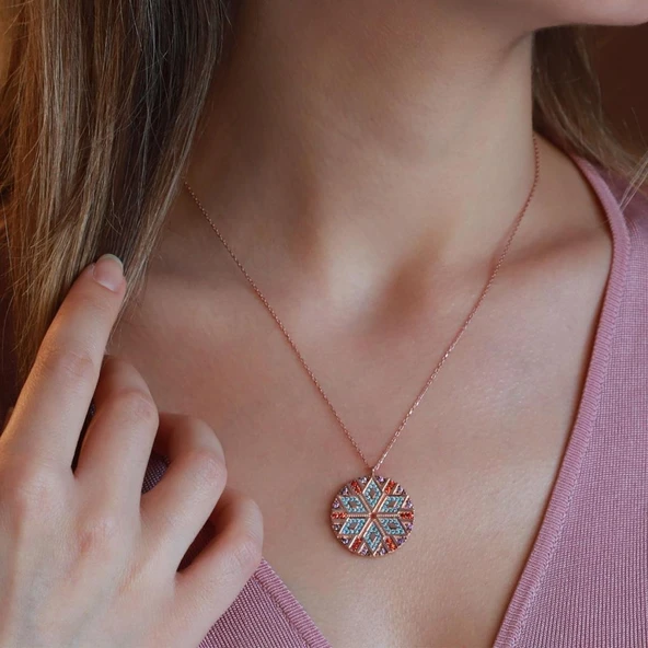Apm Monaco Modeli Klasik Desen Zirkon Taşlı Rose Gold Gümüş Kolye ürün görseli 1