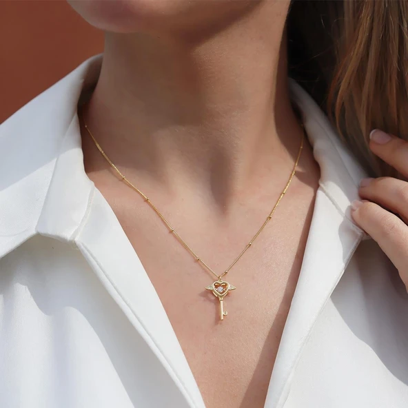 Kalp Kanatlı Kilit Gold Kaplama Gümüş Kolye ürün görseli 1