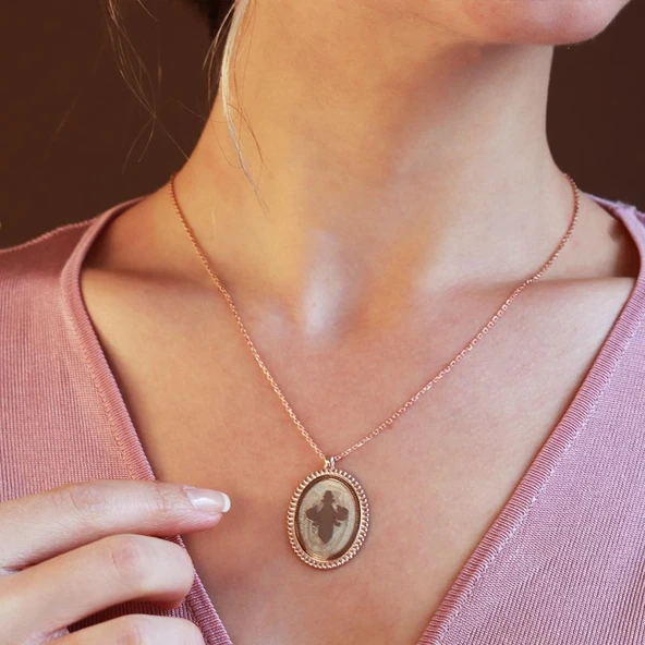 Zambak Figürlü Mine İşli Rose Gold Kaplama Gümüş Kolye ürün görseli 1