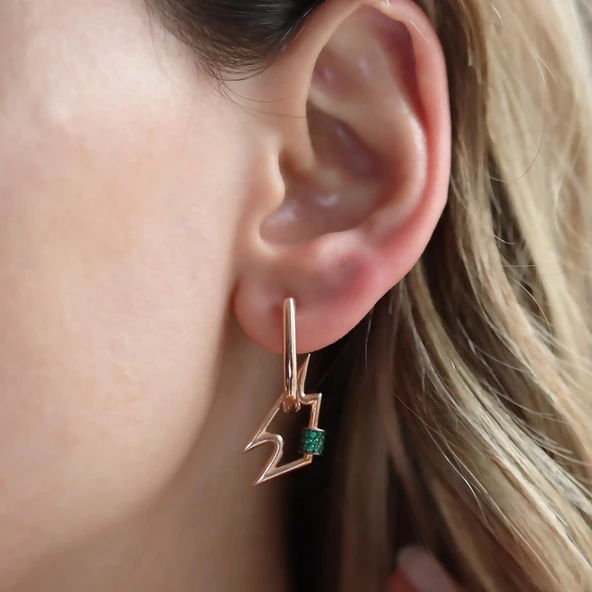 Yeşil Zirkon Taşlı Rose Gold Kaplama Şimşek Gümüş Küpe ürün görseli 1