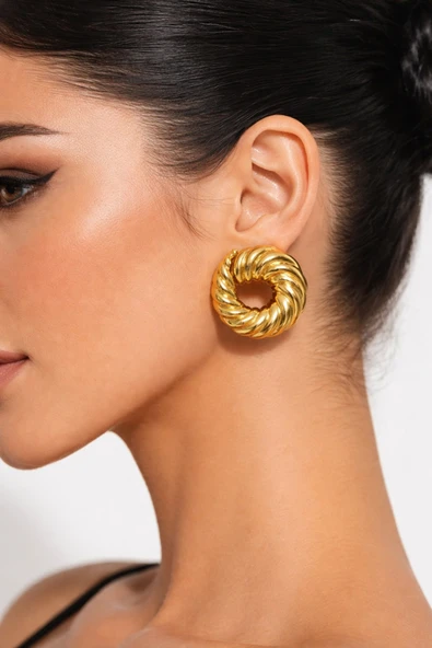 Gold Nyra Çivi Küpe - Resim 3