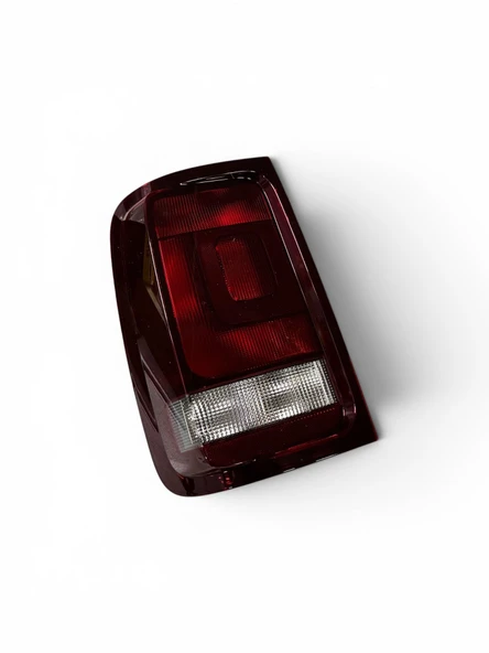 DEPO VOLKSWAGEN AMAROK SOL ARKA STOP LAMBASI KOYU TİP 2013 VE SONRASI ürün görseli 1