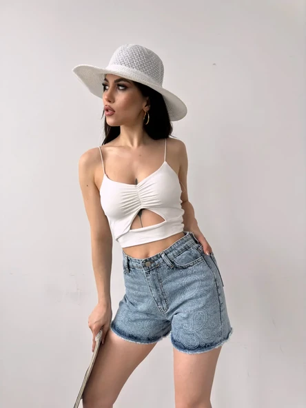 Paçası Püsküllü Desenli Denim Şort - Resim 4