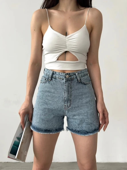 Paçası Püsküllü Desenli Denim Şort - Resim 3
