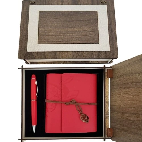 Özel Ahşap Kutulu Kırmızı Deri Defter Ve Kalem Set ürün görseli 1