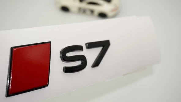 DK Tuning S7 2025+ Bagaj Siyah Kırmızı Yazı Logo Arma Audi İle Uyumlu ürün görseli 1