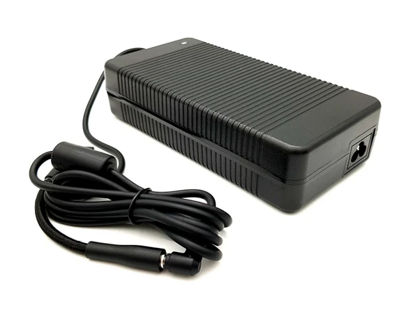 Razer Blade 15 Base (2021) Adaptör RETRO ürün görseli 1