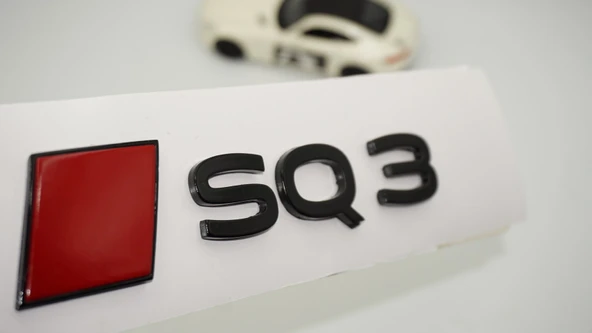 DK Tuning SQ3 2025+ Bagaj Siyah Kırmızı Yazı Logo Arma Audi İle Uyumlu ürün görseli 1