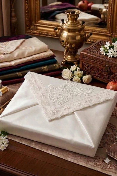 Müjgan Saten Lüks Nişan Bohçası 90x90 cm Krem ürün görseli 1