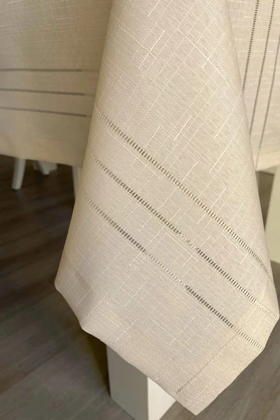 Beytuğ Golden Laurel Tablec Loths Masa Örtüsü 150*220 Bej ürün görseli 1