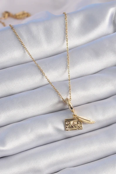 316L Çelik Gold Renk Kalp Detay Mektup Figür Charm Model Kadın Kolye ürün görseli 1