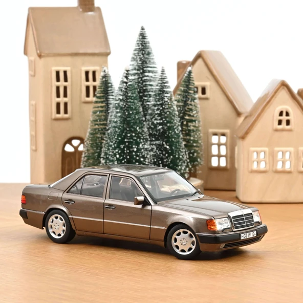 Norev 183954 1/18 Mercedes-Benz 500 E 1990 Impala Metallic ürün görseli 1