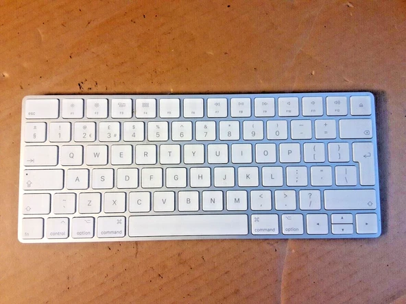 Apple Magic Keyboard A1644 Türkçe Q (2. el ürün) - Resim 3