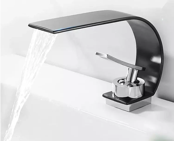 Mat Siyah Şelale Banyo Lavabo Bataryası ürün görseli 1