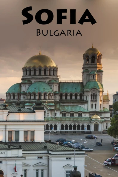 Life Is Short And The Is Wide, Time To Explore Sofia: A Blank Sketchbook For Artists, Drawing, Doodling, Writing, And Recording Your Travels And ... Lovers.: 100 Pages, 6X9 Matte ürün görseli 1