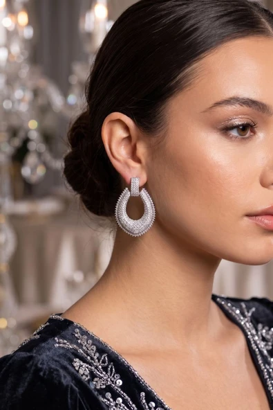 Gümüş Renk Zirkon Taşlı Damla Halka Model Kadın Abiye Küpe TJ-BKP11903 ürün görseli 1
