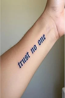 Trust No One Yarı Kalıcı Geçici Dövme 1 Ay Kalıcı Yapıştırma Dövme 5X5 Cm ürün görseli 1