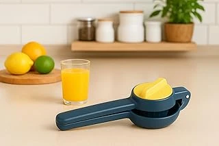El Tipi Narenciye Limon Sıkacağı – Kapaklı Filtreli Tasarım, Dayanıklı Abs Gövde, Portakal Mandalina Limon İçin Uygun, Ergonomik Saplı Pratik Mutfak Sıkacağı (Laci̇vert-Sari) ürün görseli 1