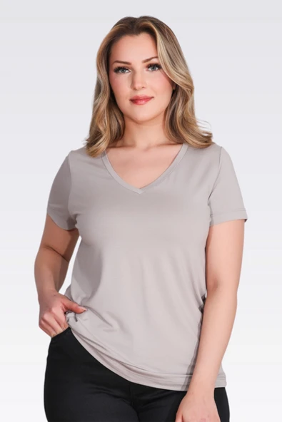 Tolga Saraçoğlu V Yaka Kısa Kol T-Shirt 26YTS10839 ürün görseli 1