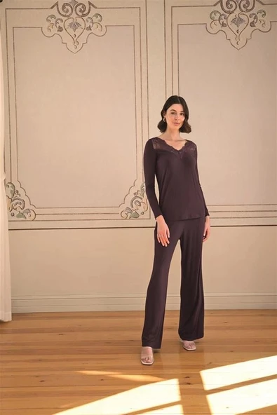kapsulavm Uzun Kollu ve Dantelli Pijama Takımı ürün görseli 1