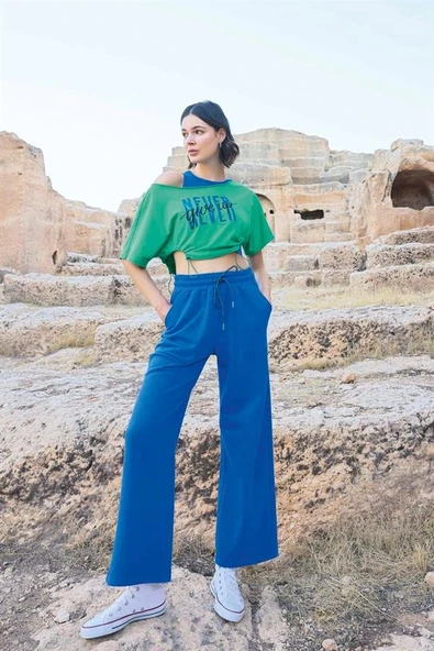 kapsulavm Kısa Kollu "Never Give Up" 3'lü Crop Eşofman Takımı ürün görseli 1