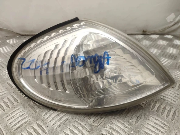 Nissan Almera 2000-2002 Sinyal Lambası Sağ (N16) (Oem No: 26130-Bm415) ürün görseli 1