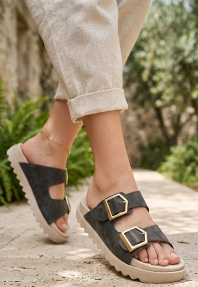 Tonda Gri Cilt Tokalı Terlik ürün görseli 1