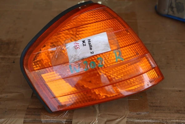 Mercedes W202 1993-2000 Sinyal Lambası Sağ Sarı (Oem No: A2028260643) ürün görseli 1