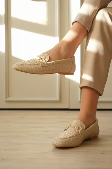 Kadın Bej Örgü Desenli Tokalı Günlük Rahat Loafer Ayakkabı TR23MS09B ürün görseli 1
