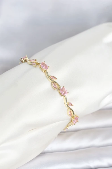 Pirinç Gold Renk Pembe Zirkon Taşlı Çiçek Model Kadın Bileklik ürün görseli 1