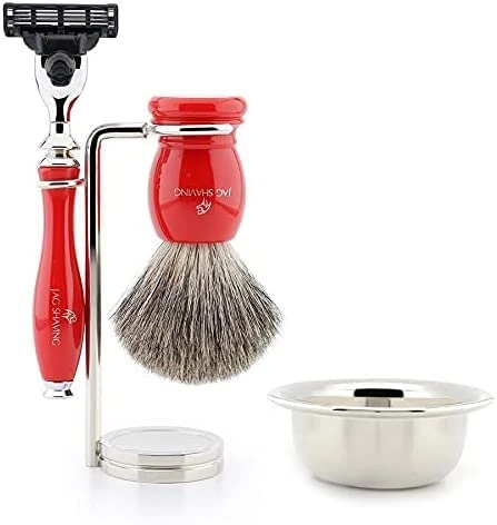 Jag Shaving'den kırmızı porsuk kıl fırçası ve paslanmaz çelik tıraş makinesi standından oluşan 3 kenarlı tıraş seti ürün görseli 1