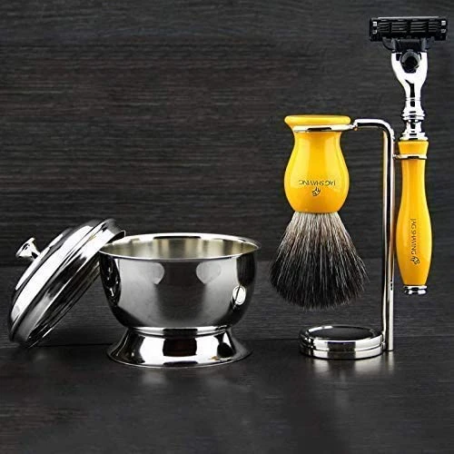 Jagshaving'den sarı ıslak tıraş seti 4 parça siyah sentetik porsuk ve üçlü etkili kartuşla uyumlu tıraş makinesi kırılmaz reçine saplar ürün görseli 1
